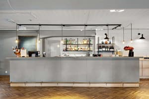 thumbnail: Bar (on property)