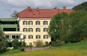 thumbnail: Front of property