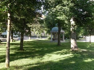 thumbnail: Property grounds