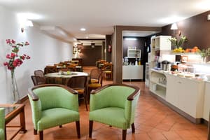 thumbnail: Breakfast area