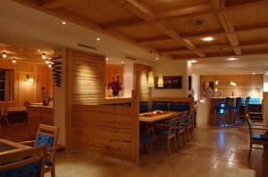 thumbnail: Bar (on property)