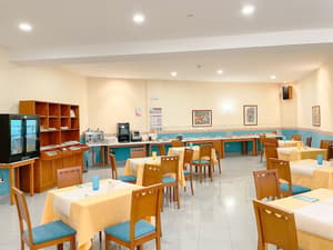 thumbnail: Breakfast buffet