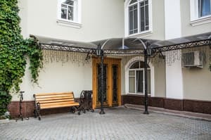 thumbnail: Courtyard