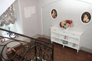 thumbnail: Interior detail