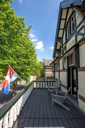 thumbnail: Front of property