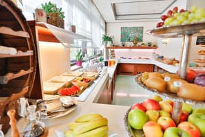 thumbnail: Breakfast area