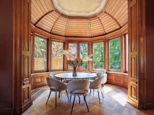 thumbnail: Breakfast area
