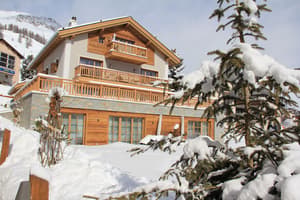 thumbnail: Exterior