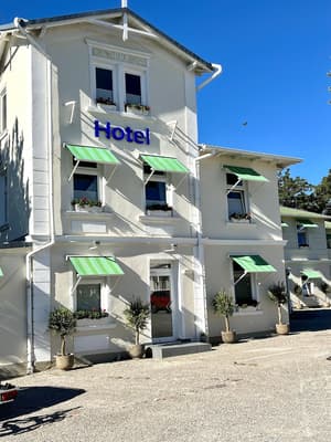 thumbnail: Front of property