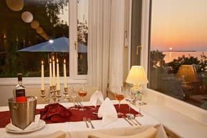 thumbnail: Restaurant