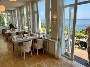 thumbnail: Restaurant