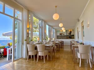 thumbnail: Restaurant