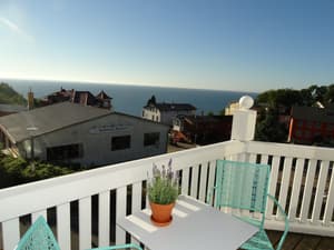 thumbnail: Balcony