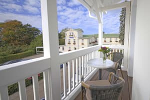 thumbnail: Balcony view