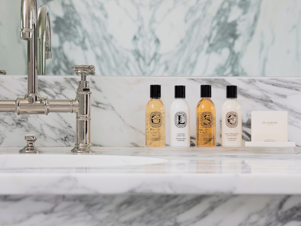 Bathroom amenities