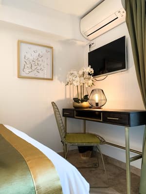 thumbnail: Interior