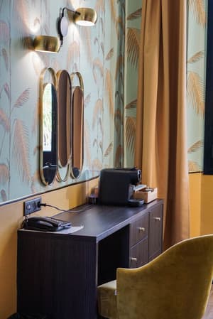 thumbnail: Interior