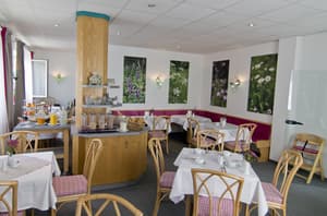 thumbnail: Breakfast area
