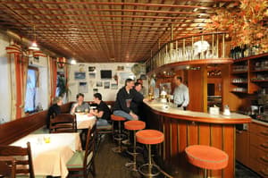 thumbnail: Bar (on property)