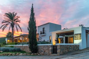 thumbnail: Front of property
