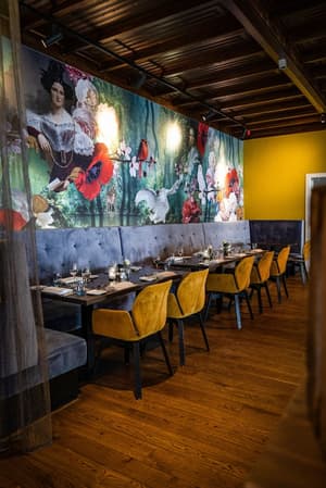 thumbnail: Restaurant