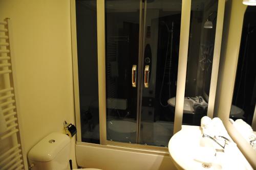 45307305.jpg