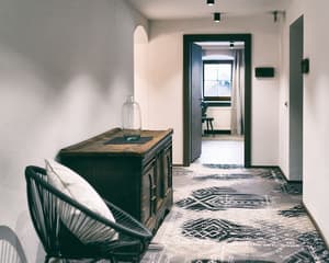 thumbnail: Interior entrance