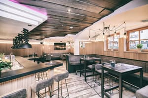 thumbnail: Bar (on property)