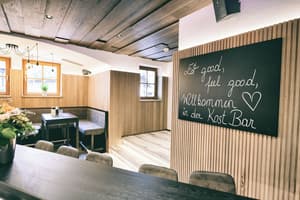 thumbnail: Bar (on property)