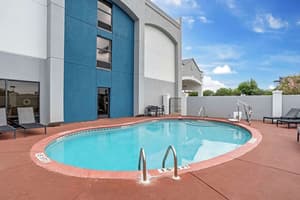 thumbnail: Pool