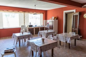 thumbnail: Breakfast area