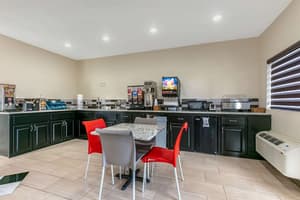 thumbnail: Breakfast area