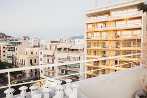 thumbnail: Exterior