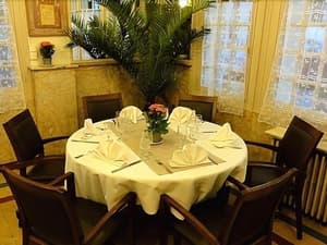 thumbnail: Restaurant