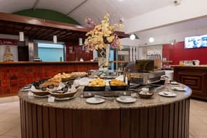 thumbnail: Restaurant