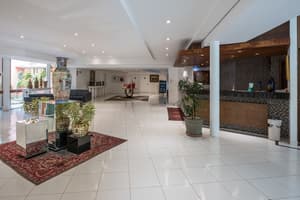 thumbnail: Lobby lounge
