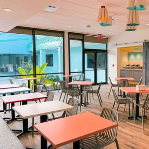 thumbnail: Breakfast area