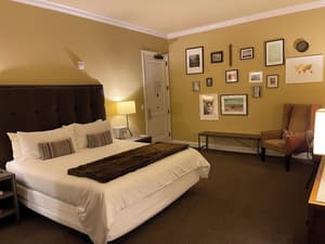 thumbnail: Room