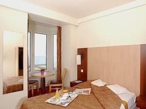 thumbnail: Reception
