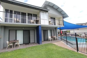 thumbnail: Front of property