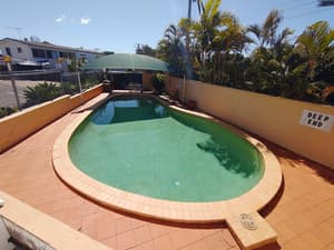 thumbnail: Front of property