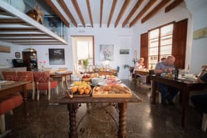 thumbnail: Breakfast area
