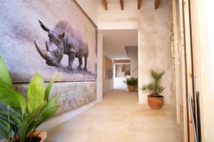 thumbnail: Interior entrance