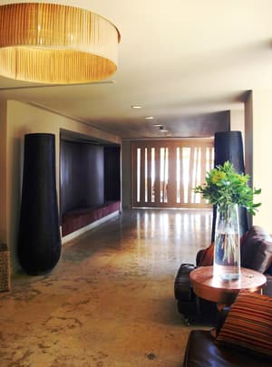 thumbnail: Lobby sitting area