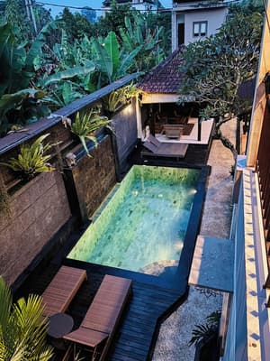 thumbnail: Pool