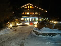 DalaiLama Village