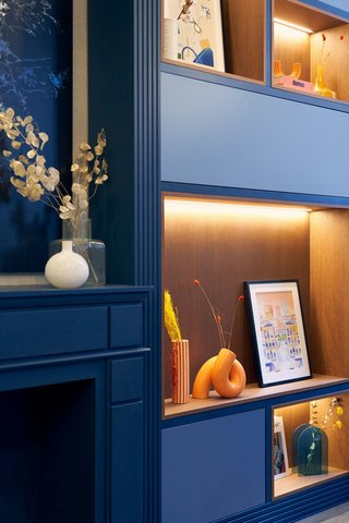 Blue tones and styling in the lobby lounge.