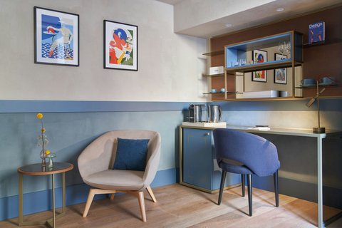 Work desk area in the Milano Suite.