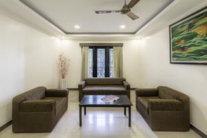 thumbnail: Lobby sitting area