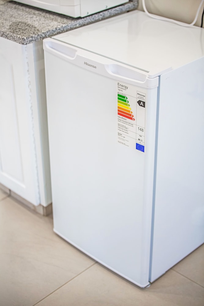 Mini-refrigerator